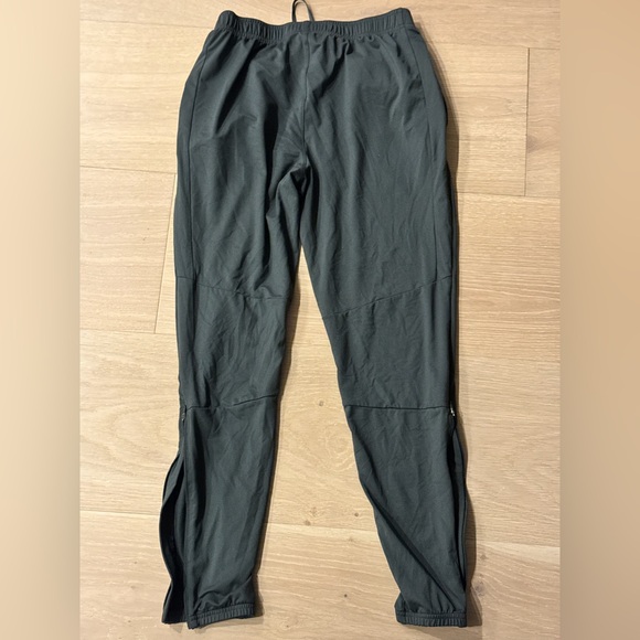 Washington State Track/Women’s small/Nike Dri-Fit sweats - Picture 2 of 2